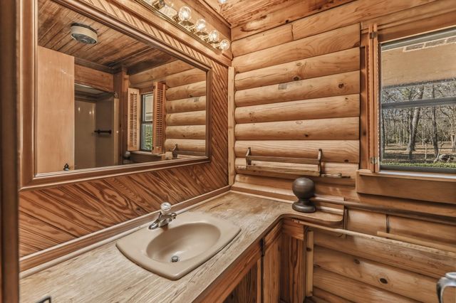 179 Main Street, Huntsville, TX 77340