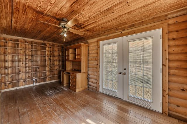 179 Main Street, Huntsville, TX 77340