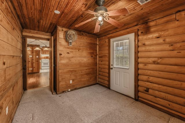 179 Main Street, Huntsville, TX 77340