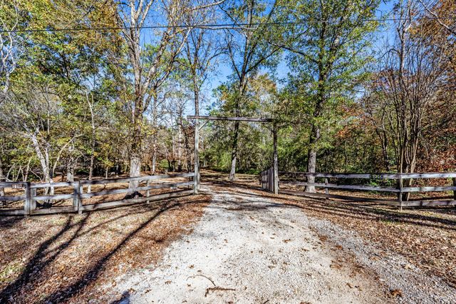 179 Main Street, Huntsville, TX 77340