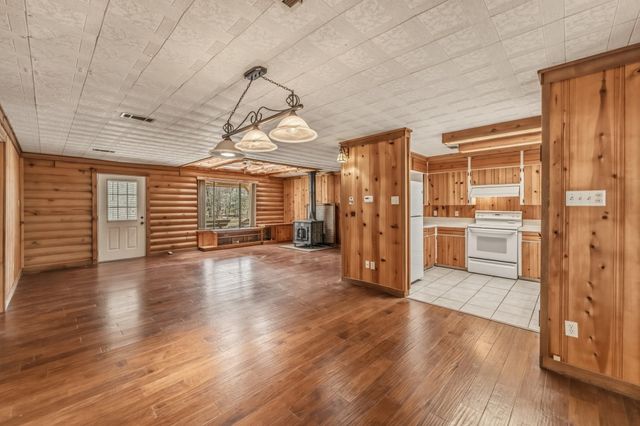 179 Main Street, Huntsville, TX 77340