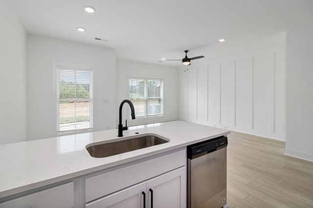 725 Hornbuckle Rd Unit F1, Clarksville, TN 37043