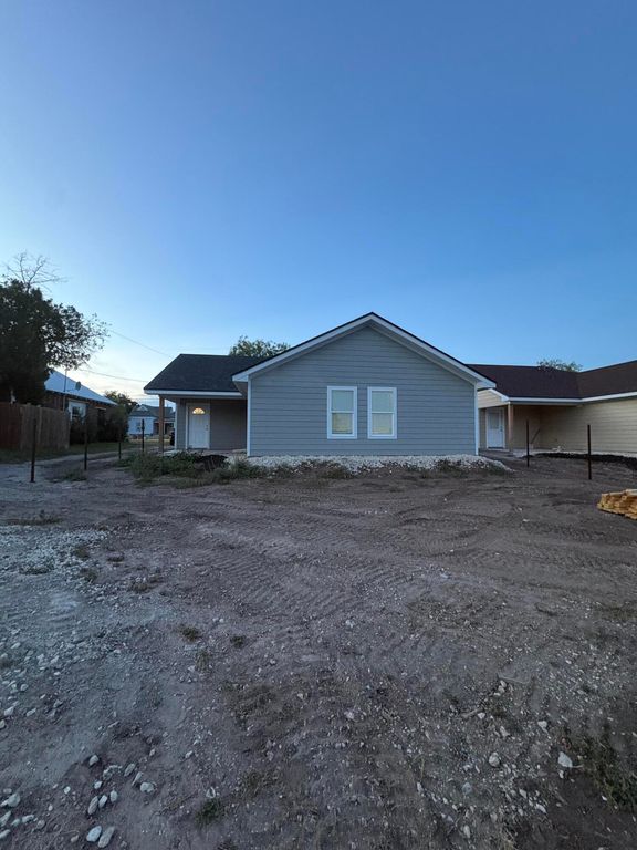 Image 2 of property listing at 419 E Harris Avenue, San Angelo, TX 76903