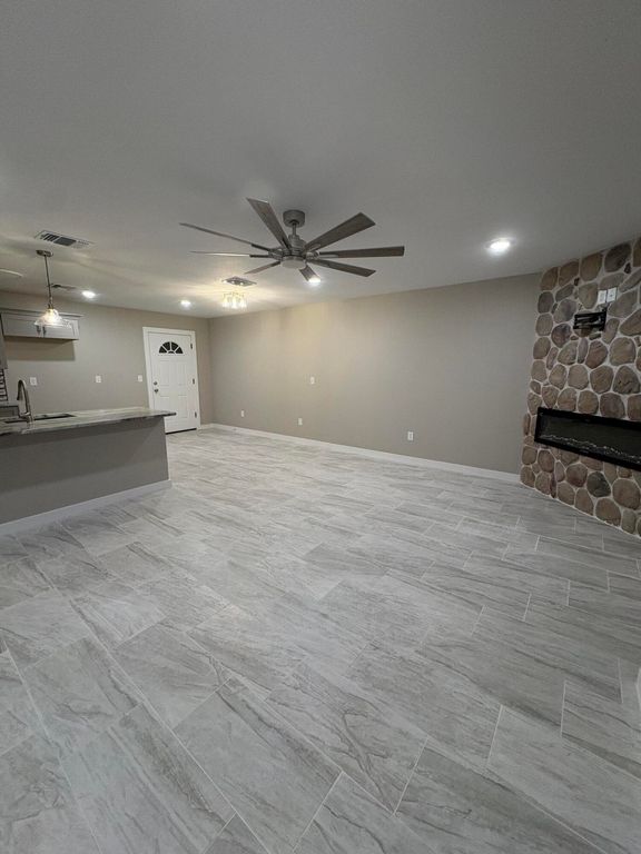 Image 8 of property listing at 419 E Harris Avenue, San Angelo, TX 76903