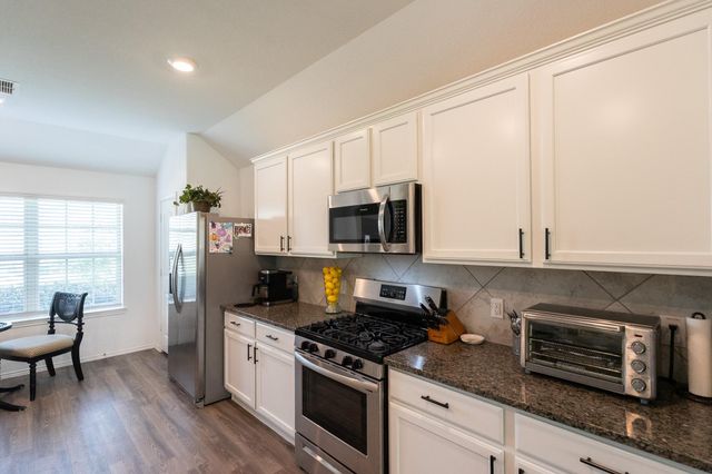 650 Harbor Colony Lane, La Marque, TX 77568