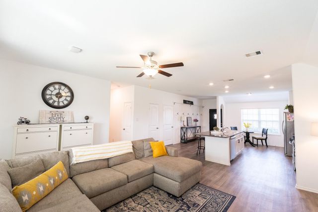 650 Harbor Colony Lane, La Marque, TX 77568