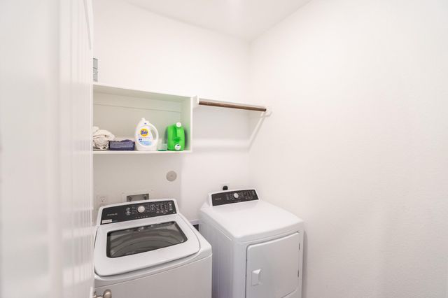 650 Harbor Colony Lane, La Marque, TX 77568