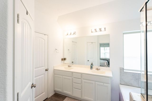 650 Harbor Colony Lane, La Marque, TX 77568