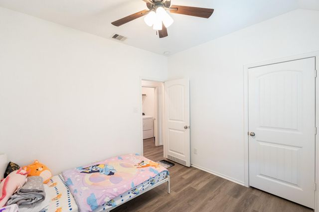 650 Harbor Colony Lane, La Marque, TX 77568