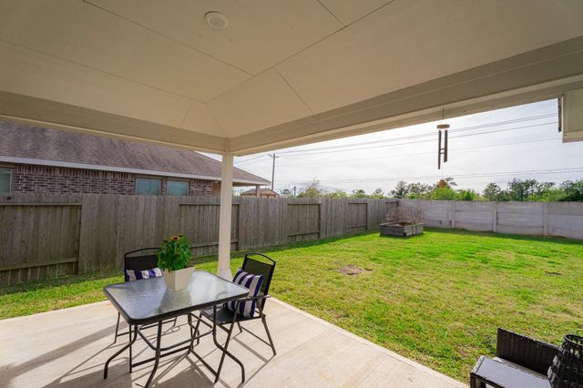 650 Harbor Colony Lane, La Marque, TX 77568