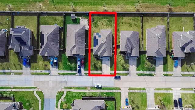 650 Harbor Colony Lane, La Marque, TX 77568