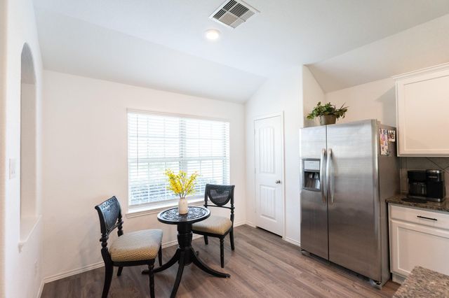 650 Harbor Colony Lane, La Marque, TX 77568