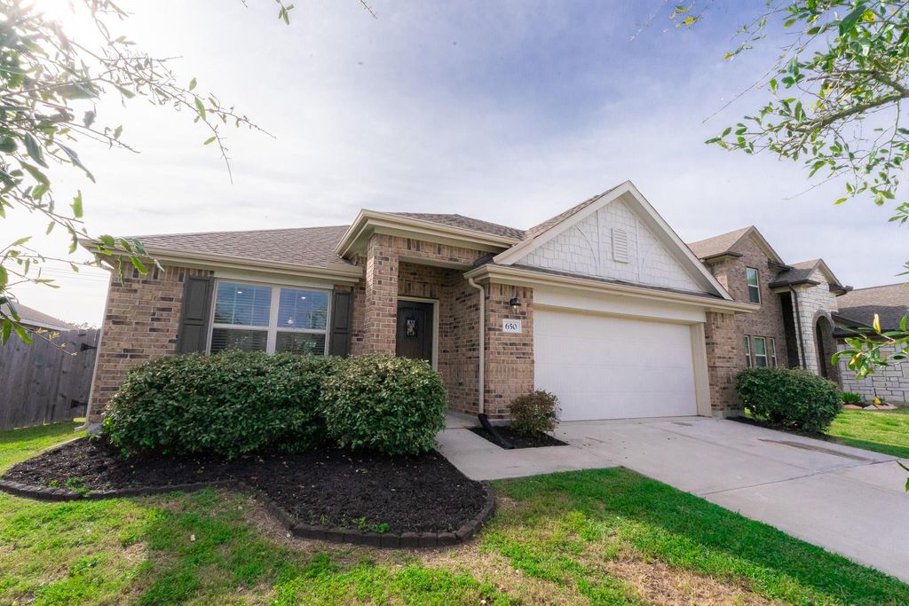650 Harbor Colony Lane, La Marque, TX 77568
