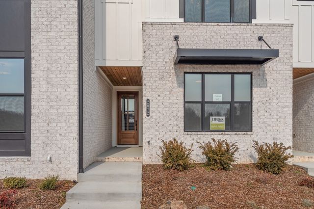 2072 Conductor Ln, Thompsons Station, TN 37179