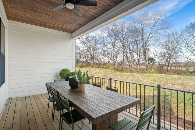 2072 Conductor Ln, Thompsons Station, TN 37179