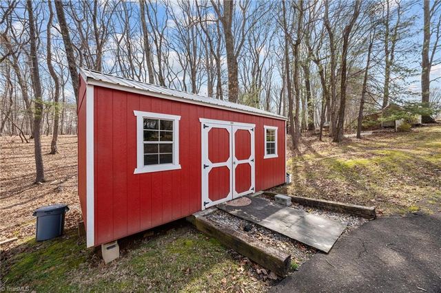 220 Baptist Drive, King, NC 27021