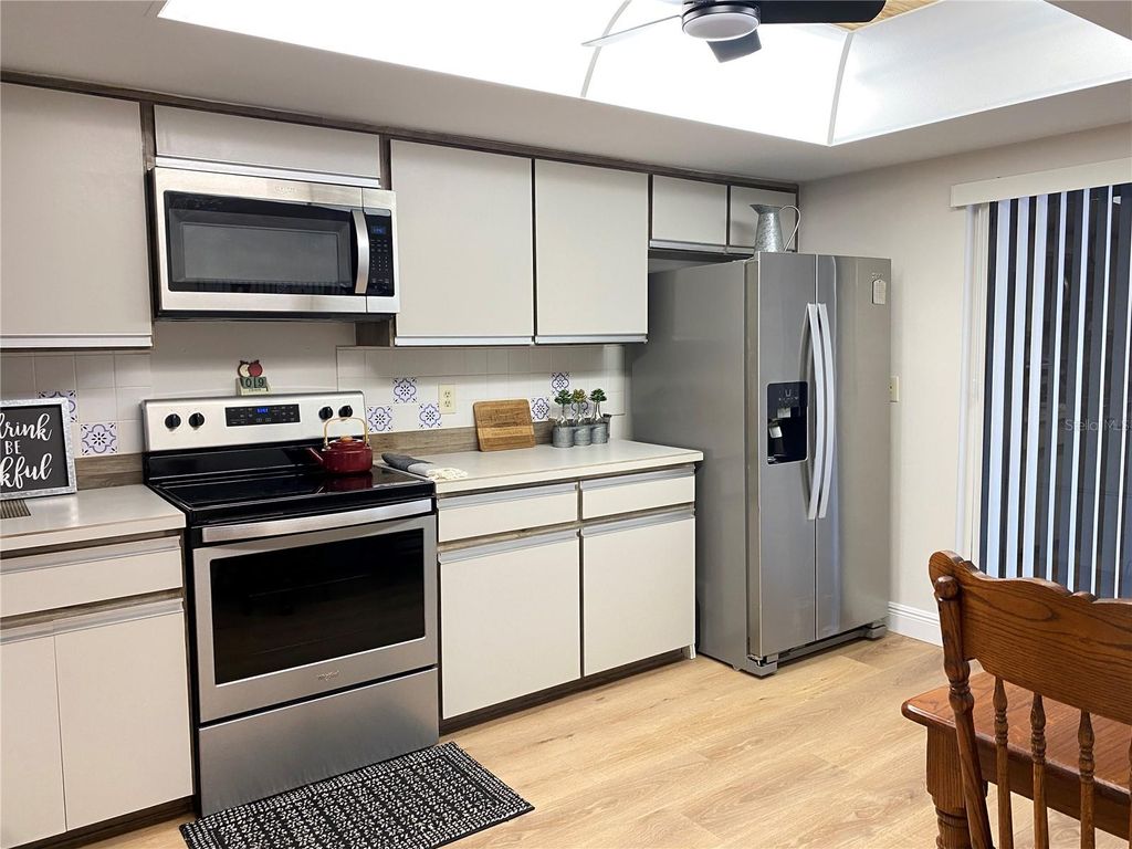 Image 14 of property listing at 1055 KENSINGTON PARK DRIVE 808, Altamonte Springs, FL 32714