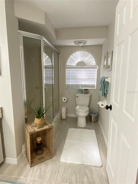 Image 22 of property listing at 1055 KENSINGTON PARK DRIVE 808, Altamonte Springs, FL 32714