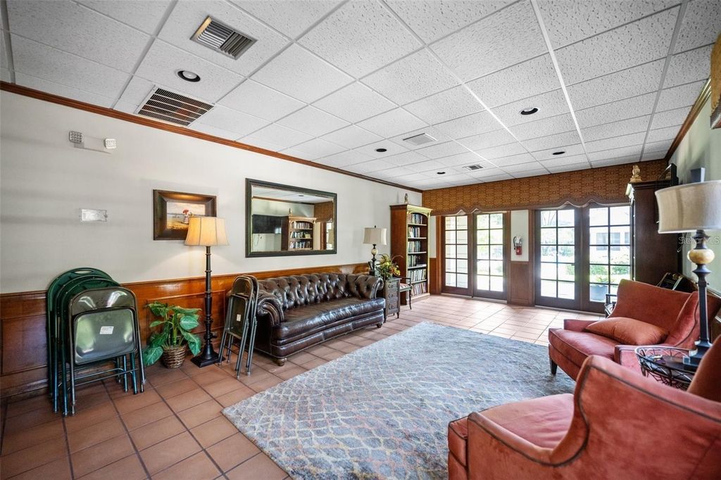 Image 31 of property listing at 1055 KENSINGTON PARK DRIVE 808, Altamonte Springs, FL 32714