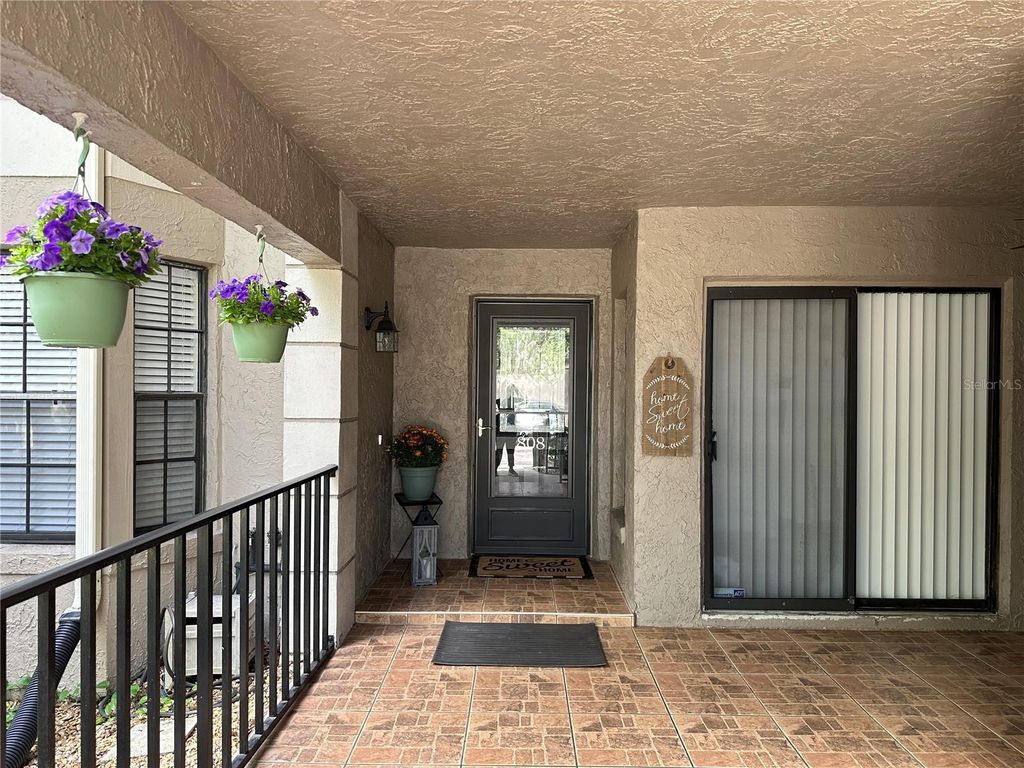Image 6 of property listing at 1055 KENSINGTON PARK DRIVE 808, Altamonte Springs, FL 32714