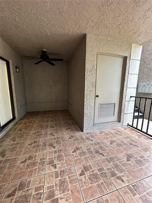 Image 7 of property listing at 1055 KENSINGTON PARK DRIVE 808, Altamonte Springs, FL 32714