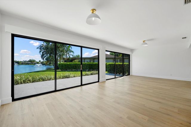 13297 Garth Court, Palm Beach Gardens, FL 33418