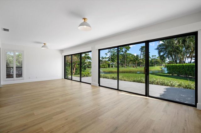 13297 Garth Court, Palm Beach Gardens, FL 33418