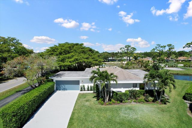 13297 Garth Court, Palm Beach Gardens, FL 33418