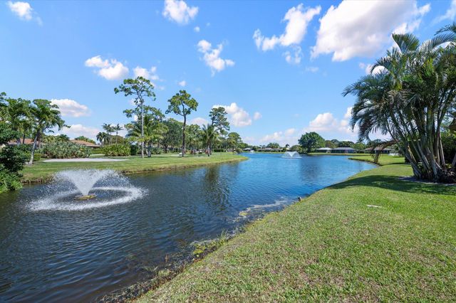 13297 Garth Court, Palm Beach Gardens, FL 33418