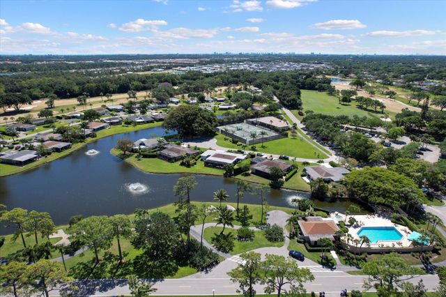 13297 Garth Court, Palm Beach Gardens, FL 33418