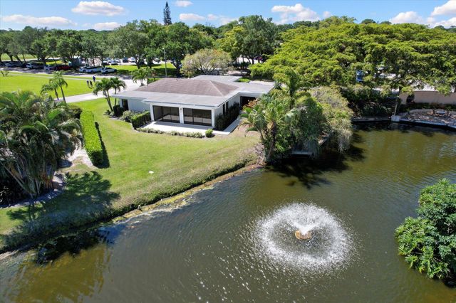 13297 Garth Court, Palm Beach Gardens, FL 33418