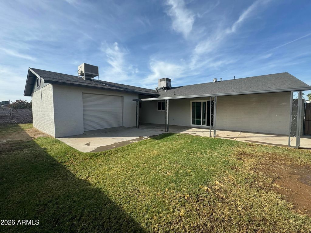 Image 16 of property listing at 4435 W Desert Cove Avenue, Glendale, AZ 85304