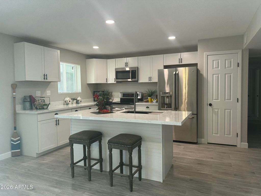 Image 3 of property listing at 4435 W Desert Cove Avenue, Glendale, AZ 85304