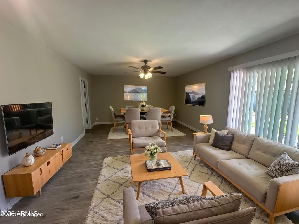 Image 6 of property listing at 4435 W Desert Cove Avenue, Glendale, AZ 85304