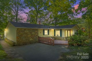 602 Tomahawk Avenue, Black Mountain, NC 28711
