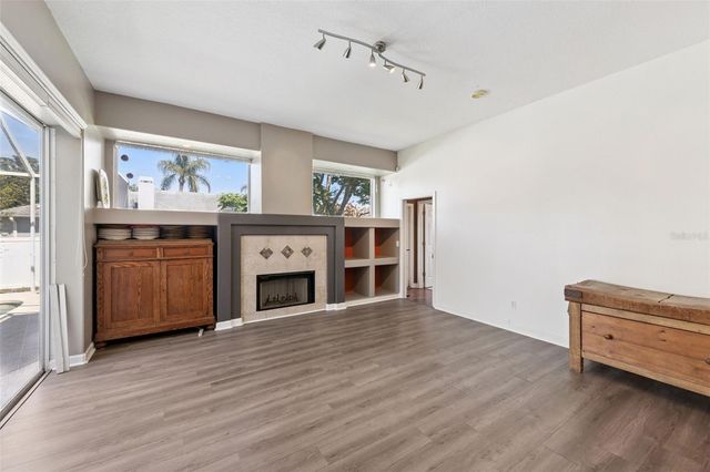 8041 MONIER WAY, Orlando, FL 32835