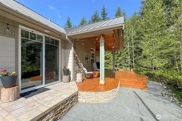 123 Headwaters Lane, Port Angeles, WA 98362