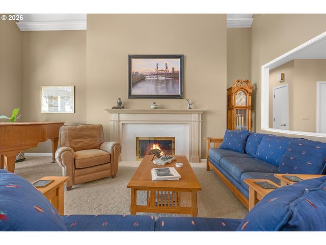 704 SUMMIT St, Oregon City, OR 97045