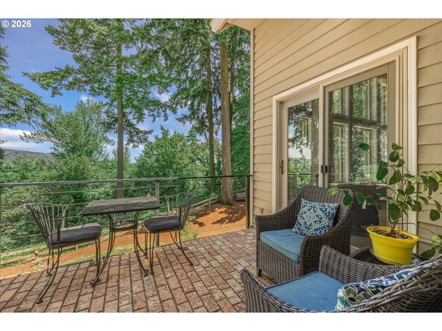 704 SUMMIT St, Oregon City, OR 97045