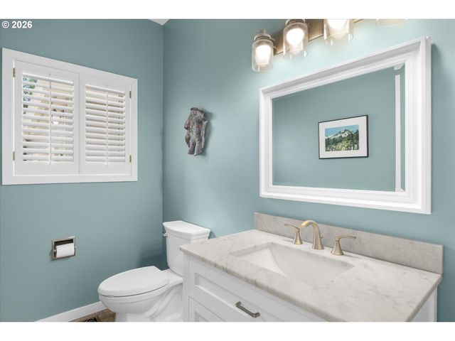 704 SUMMIT St, Oregon City, OR 97045