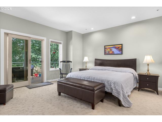 704 SUMMIT St, Oregon City, OR 97045
