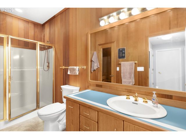 704 SUMMIT St, Oregon City, OR 97045