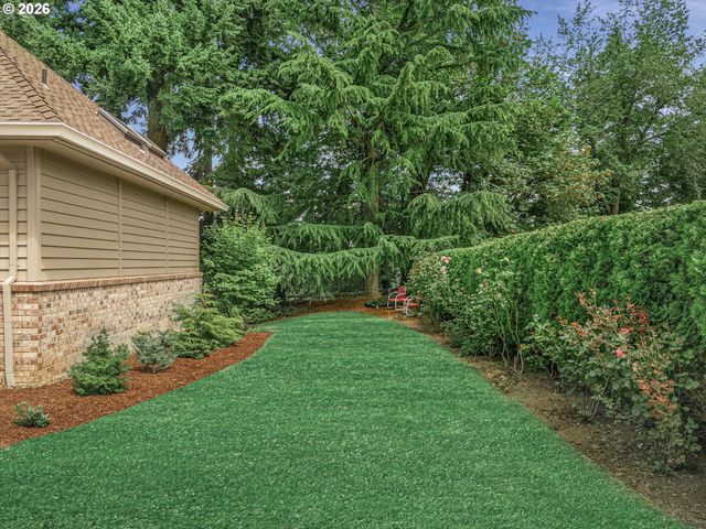 704 SUMMIT St, Oregon City, OR 97045