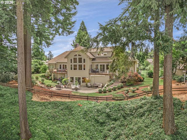 704 SUMMIT St, Oregon City, OR 97045