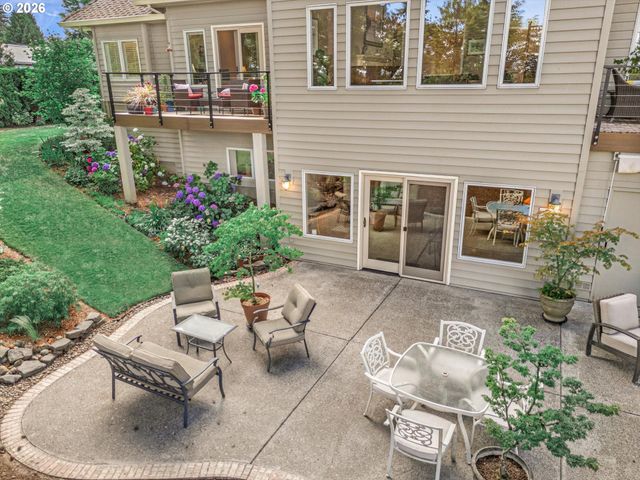704 SUMMIT St, Oregon City, OR 97045