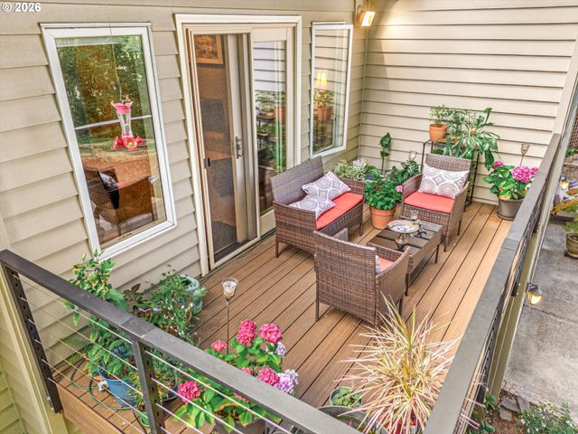 704 SUMMIT St, Oregon City, OR 97045