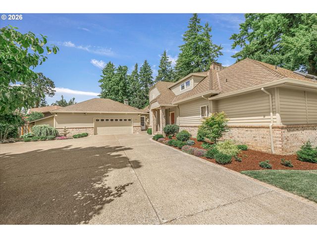 704 SUMMIT St, Oregon City, OR 97045