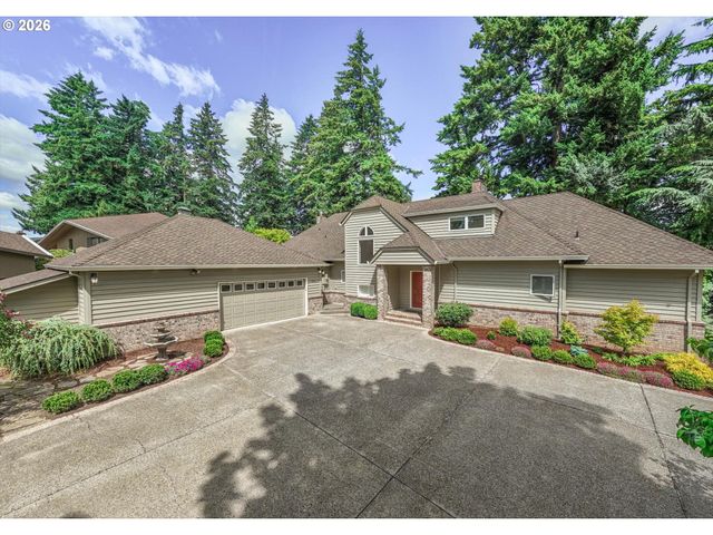 704 SUMMIT St, Oregon City, OR 97045