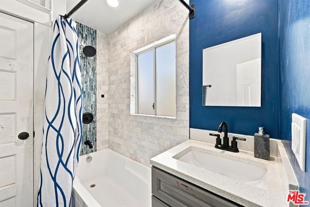 3927 Arlington Avenue, Los Angeles, CA 90008