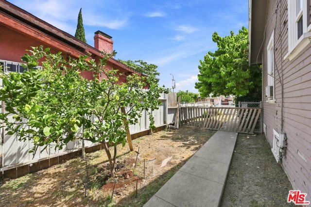 3927 Arlington Avenue, Los Angeles, CA 90008